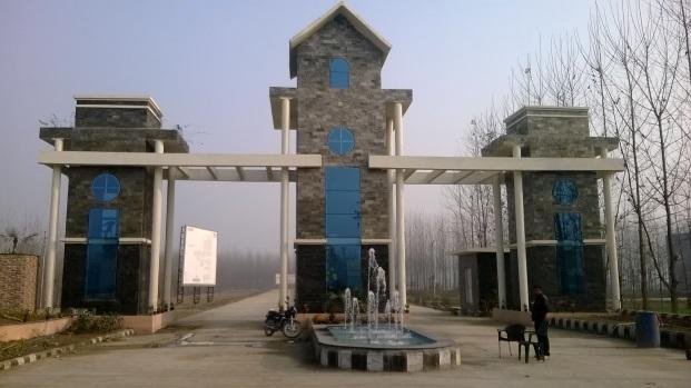 Hero Alaknanda Plots